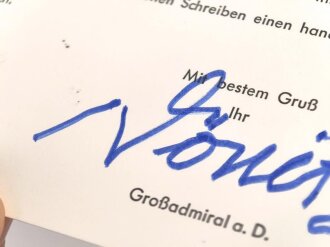 Karl Dönitz,  Großadmiral der Kriegsmarine und Befehlshaber der U-Boote. Eigenhändige Unterschrift auf Dankeskarte von 197?, samt zugehörigem Umschlag