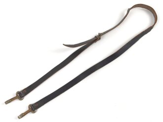 Trageriemen aus dunkelbraunem Leder, vermutlich für eine Rot Kreuz Tasche oder ähnliches