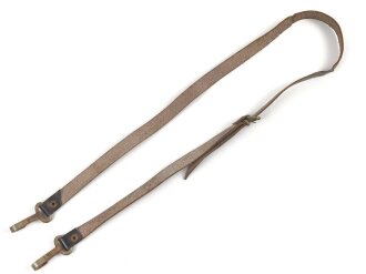 Trageriemen aus dunkelbraunem Leder, vermutlich für eine Rot Kreuz Tasche oder ähnliches