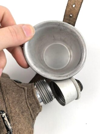 Labeflasche für Sanitätsmaterial der Wehrmacht. CFL 39 durchgestempelt