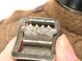 Feldflasche Wehrmacht, die Belederung unten an der Niete geklebt