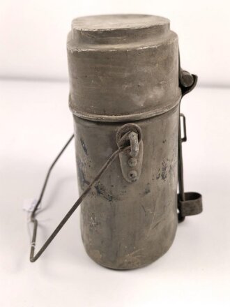Kaiserreich, Kochgeschirr Model 1887/1910. Variante ohne Halterung für den Göffel, aber mit M1910 Griff. Hersteller "Merker & Co Baden " Vermutlich Eigentumstück. Neuzeitlich lackiert.