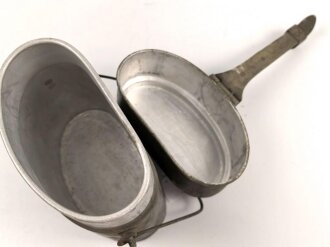 Kaiserreich, Kochgeschirr Model 1887/1910. Variante ohne Halterung für den Göffel, aber mit M1910 Griff. Hersteller "Merker & Co Baden " Vermutlich Eigentumstück. Neuzeitlich lackiert.