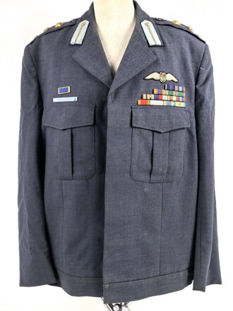 Südafrika , blaue Dienstbluse für einen Piloten der Luftwaffe. . Datiert 1977, guter Zustand