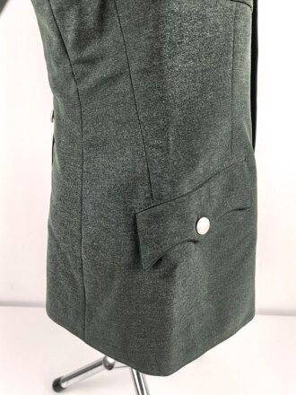 Forstdienst III.Reich, Dienstbluse für einen Revierförster, Scheideretikett von 1936. Die Kragenspiegel original vernäht, die Schulterstücke nur angeheftet