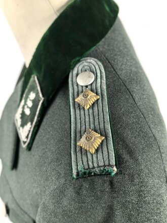 Forstdienst III.Reich, Dienstbluse für einen Revierförster, Scheideretikett von 1936. Die Kragenspiegel original vernäht, die Schulterstücke nur angeheftet