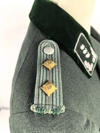 Forstdienst III.Reich, Dienstbluse für einen Revierförster, Scheideretikett von 1936. Die Kragenspiegel original vernäht, die Schulterstücke nur angeheftet
