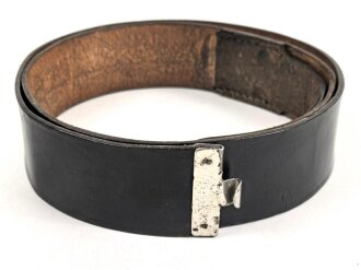 Koppelriemen für Angehörige von Parteiverbänden. Schwarzes Leder, Gesamtlänge 105cm