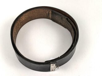 Koppelriemen für Angehörige von Parteiverbänden. Schwarzes Leder, Gesamtlänge 105cm