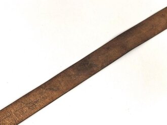 Koppelriemen für Angehörige von Parteiverbänden. Schwarzes Leder, Gesamtlänge 105cm