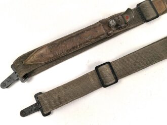 Jugoslawien nach 1945, Trageriemen für Feldfernsprecher 33 die von der jugoslawischen Armee nach dem Krieg weitergeführt wurrden. Praktischerweise wurde hier gleich der Erdspieß mitgeführt.