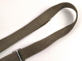 Jugoslawien nach 1945, Trageriemen für Feldfernsprecher 33 die von der jugoslawischen Armee nach dem Krieg weitergeführt wurrden. Praktischerweise wurde hier gleich der Erdspieß mitgeführt.