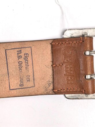 Zweidornkoppel für Führer von Parteiverbänden. Silberne Schließe RZM M5/117, braunes Leder mit Stempel " Eigentum der N.S. Ordensburg" Gesamtlänge 117cm