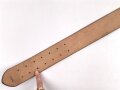 Zweidornkoppel für Führer von Parteiverbänden. Silberne Schließe RZM M5/117, braunes Leder mit Stempel " Eigentum der N.S. Ordensburg" Gesamtlänge 117cm
