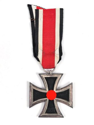 Eisernes Kreuz 2. Klasse 1939 am Band. Sehr guter Zustand, keine Ringmarkierung