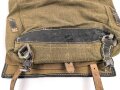 Tornister Wehrmacht. getragenes Stück in gutem Gesamtzustand, datiert 1942