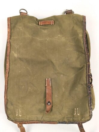 Tornister Wehrmacht. getragenes Stück, Hersteller gjl