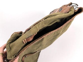 Tornister Wehrmacht. getragenes Stück, Hersteller gjl
