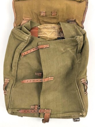 Tornister Wehrmacht. getragenes Stück, Hersteller gjl