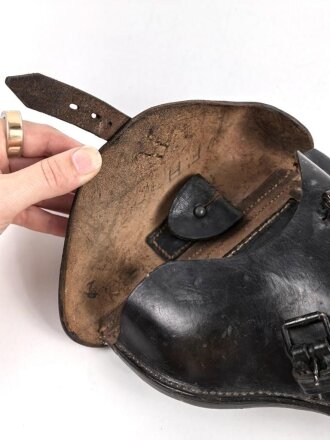 Koffertasche für Pistole P08 der Wehrmacht. Datiert 1938 oder 39, ungereinigtes Stück in gutem Gesamtzustand