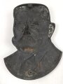 Generalfeldmarschall von Hindenburg, bronzierte Eisenguß Waldplakette, Höhe 37cm. Ungereinigt, guter Gesamtzustand