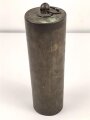 Deutschland nach 1945 "Glocke", Hergestellt aus einer Britischen Messingkartusche datiert 1945.  Recht laut und klingt nach, evtl. für Essensausgabe oder ähnliches. 98,5mm Duchmesser oben, Höhe ohne Ringaufnahme 29,5cm