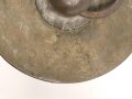 Deutschland nach 1945 "Glocke", Hergestellt aus einer Britischen Messingkartusche datiert 1945.  Recht laut und klingt nach, evtl. für Essensausgabe oder ähnliches. 98,5mm Duchmesser oben, Höhe ohne Ringaufnahme 29,5cm