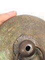 Deutschland nach 1945 "Glocke", Hergestellt aus einer Britischen Messingkartusche datiert 1945.  Recht laut und klingt nach, evtl. für Essensausgabe oder ähnliches. 98,5mm Duchmesser oben, Höhe ohne Ringaufnahme 29,5cm