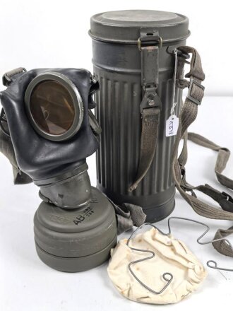 Gasmaske Wehrmacht in Bereitschaftsbüchse Modell 1938. Sehr guter Gesamtzustand