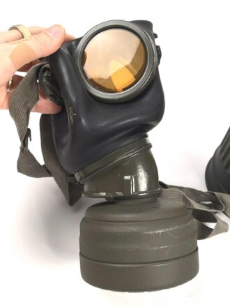 Gasmaske Wehrmacht in Bereitschaftsbüchse Modell 1938. Sehr guter Gesamtzustand