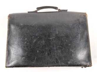 Luftwaffe, Tasche für Geldtransport. schwarzes Leder, kein Hersteller erkennbar, WaA Stempel. Ungereinigt, Schloß lässt sich nicht Schliessen