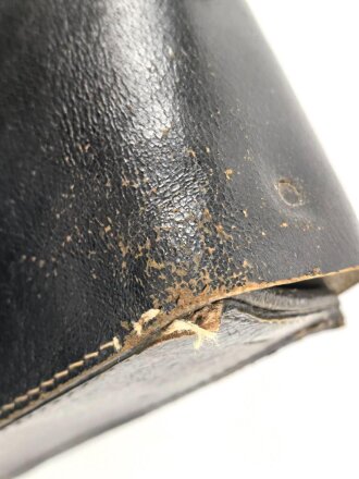 Luftwaffe, Tasche für Geldtransport. schwarzes Leder, kein Hersteller erkennbar, WaA Stempel. Ungereinigt, Schloß lässt sich nicht Schliessen