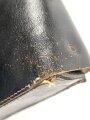 Luftwaffe, Tasche für Geldtransport. schwarzes Leder, kein Hersteller erkennbar, WaA Stempel. Ungereinigt, Schloß lässt sich nicht Schliessen