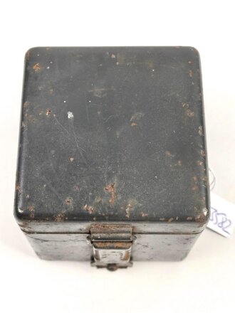 Batteriekasten ( Behälter für Stromquelle ) für diverse Optiken der Wehrmacht, Originallack