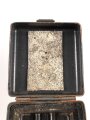 Batteriekasten ( Behälter für Stromquelle ) für diverse Optiken der Wehrmacht, Originallack