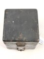 Batteriekasten ( Behälter für Stromquelle ) für diverse Optiken der Wehrmacht, Originallack