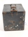 Batteriekasten ( Behälter für Stromquelle ) für diverse Optiken der Wehrmacht, Originallack
