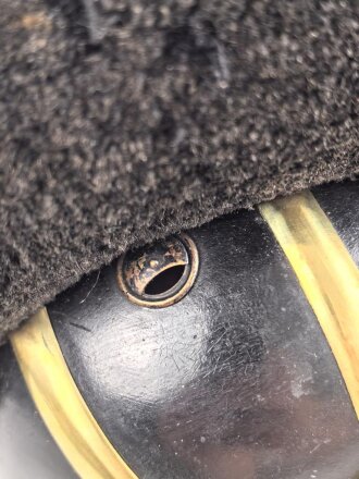 Bayern, Raupenhelm Modell 1868 für Artilleristen . Gereinigtes Stück, guter Gesamtzustand