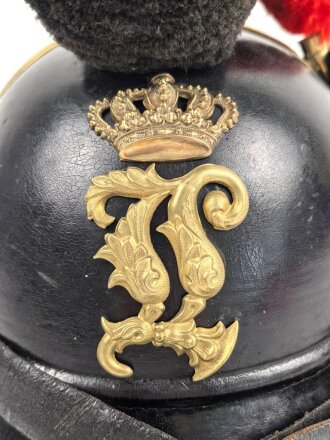 Bayern, Raupenhelm Modell 1868 für einen Artilleristen . Gereinigtes Stück, guter Gesamtzustand
