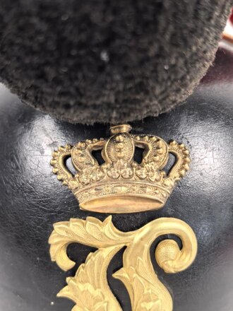 Bayern, Raupenhelm Modell 1868 für einen Artilleristen . Gereinigtes Stück, guter Gesamtzustand