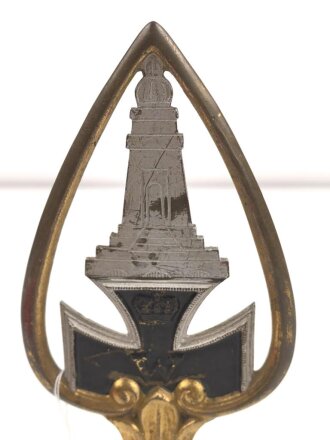 Reichskriegerbund Kyffhäuser, Fahnenspitze aus den 1920-30iger Jahren . Messing lackiert. Gesamthöhe 25cm
