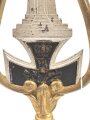 Reichskriegerbund Kyffhäuser, Fahnenspitze aus den 1920-30iger Jahren . Messing lackiert. Gesamthöhe 25cm