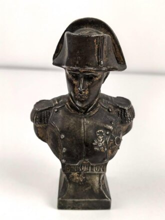 Spritzgußbüste "Napoleon " Darstellend. Altes Stück, Gesamthöhe 17cm