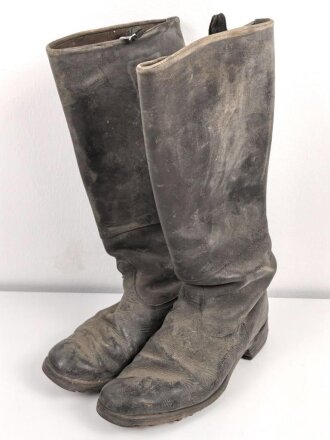 Paar Stiefel für Unteroffiziere. Oben im Schaft...