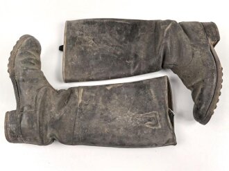 Paar Stiefel für Unteroffiziere. Oben im Schaft...