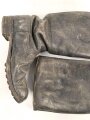 Paar Stiefel für Unteroffiziere. Oben im Schaft Kammerstempel sowie ein RZM ? Stempel. Ungereinigtes Paar, Sohlenlänge 30,5cm
