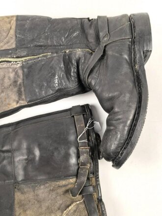Luftwaffe, Paar Stiefel für Angehörige des fliegenden Personal. Heitbare Ausführung, sicherlich nach dem Krieg weiterverwendet. Sohle, Reissverschluss und Riegel über dem Reissverschluss alt erneuert. Sohlenlänge 30cm