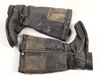 Luftwaffe, Paar Stiefel für Angehörige des fliegenden Personal. Heitbare Ausführung, sicherlich nach dem Krieg weiterverwendet. Sohle, Reissverschluss und Riegel über dem Reissverschluss alt erneuert. Sohlenlänge 30cm