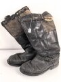 Luftwaffe, Paar Stiefel für Angehörige des fliegenden Personal. Heitbare Ausführung, sicherlich nach dem Krieg weiterverwendet. Sohle, Reissverschluss und Riegel über dem Reissverschluss alt erneuert. Sohlenlänge 30cm
