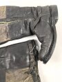 Luftwaffe, Paar Stiefel für Angehörige des fliegenden Personal. Heitbare Ausführung, sicherlich nach dem Krieg weiterverwendet. Sohle, Reissverschluss und Riegel über dem Reissverschluss alt erneuert. Sohlenlänge 30cm